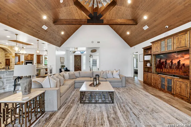1980 County Road 361 La Vernia, TX 78121