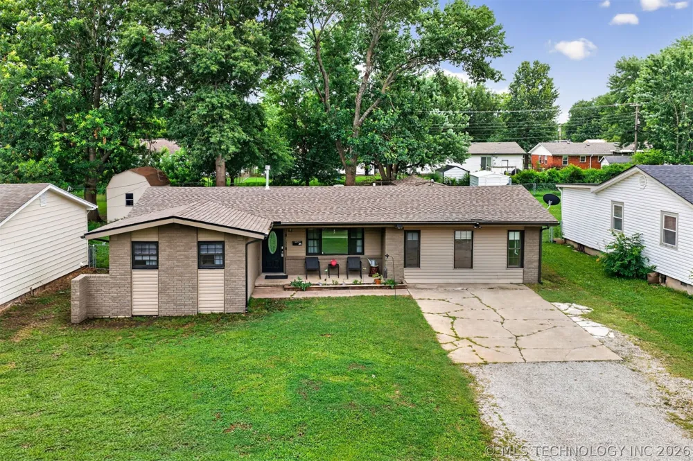 322 E Maple Street Skiatook, OK 74070