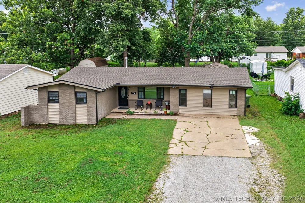 322 E Maple Street Skiatook, OK 74070