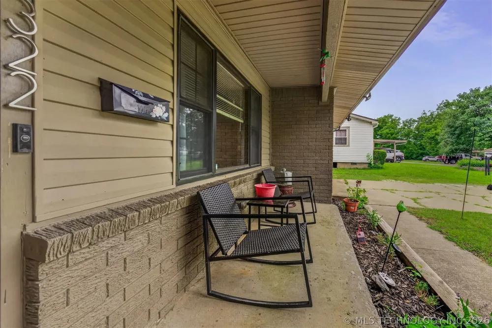 322 E Maple Street Skiatook, OK 74070