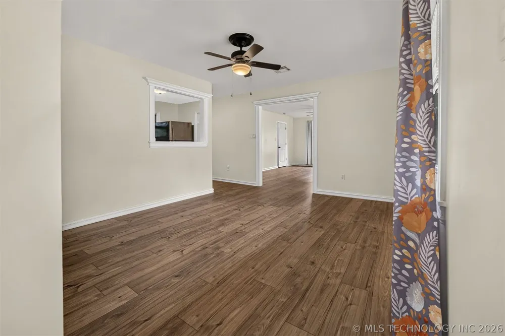 322 E Maple Street Skiatook, OK 74070