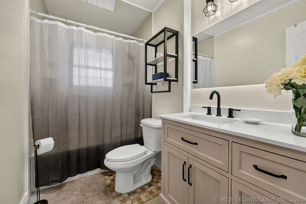 322 E Maple Street Skiatook, OK 74070