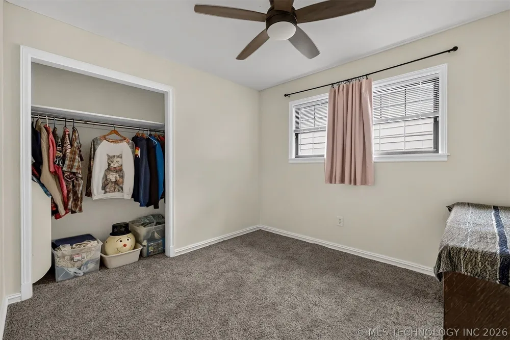 322 E Maple Street Skiatook, OK 74070