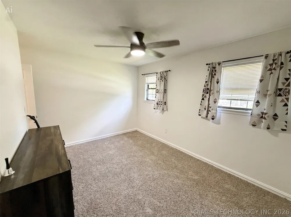 322 E Maple Street Skiatook, OK 74070