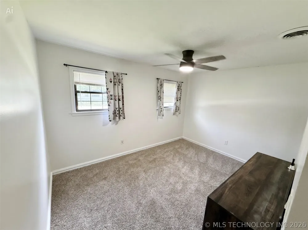 322 E Maple Street Skiatook, OK 74070