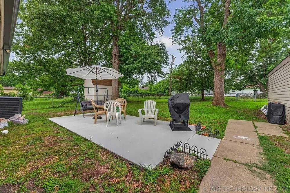 322 E Maple Street Skiatook, OK 74070