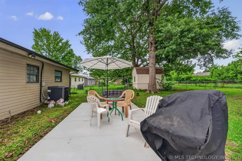 322 E Maple Street Skiatook, OK 74070