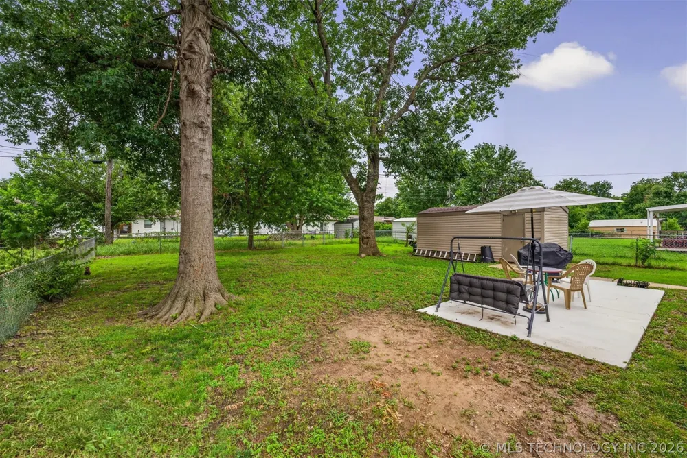 322 E Maple Street Skiatook, OK 74070