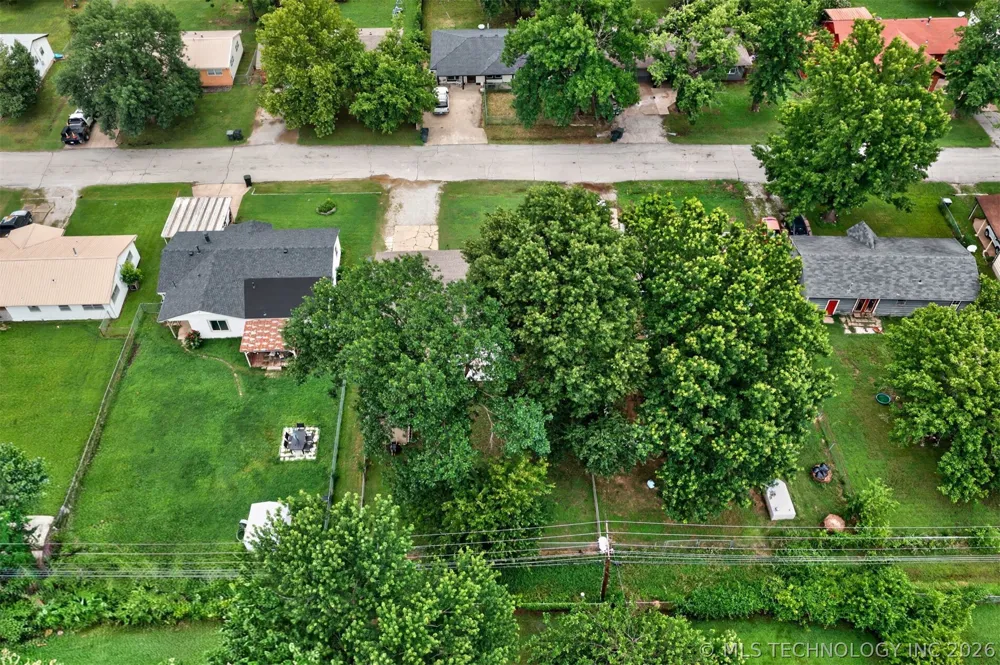322 E Maple Street Skiatook, OK 74070