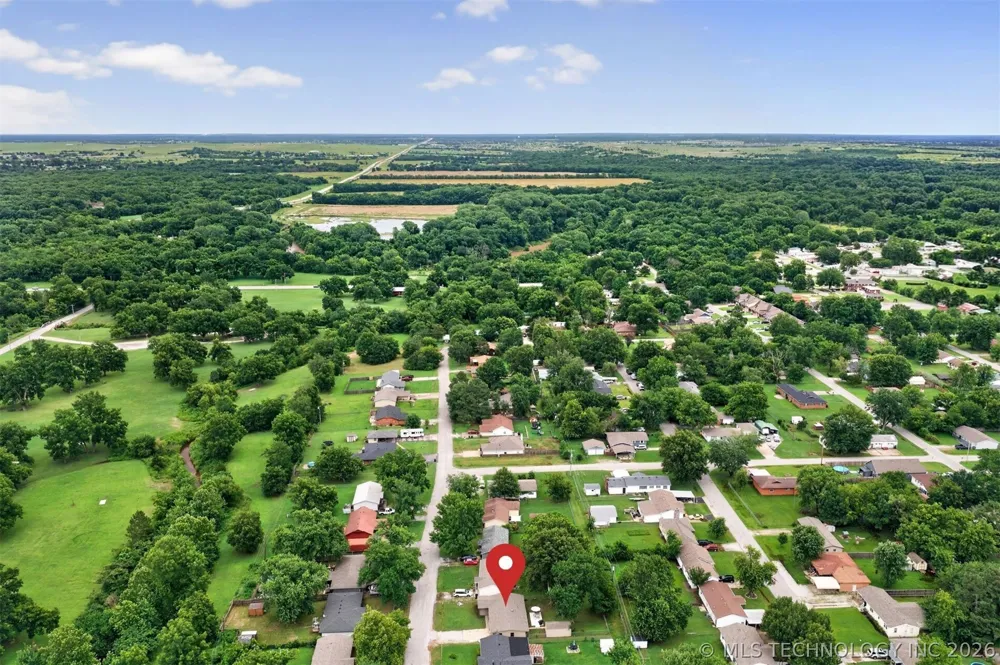 322 E Maple Street Skiatook, OK 74070