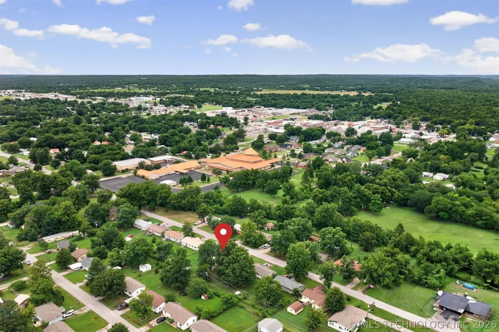 322 E Maple Street Skiatook, OK 74070