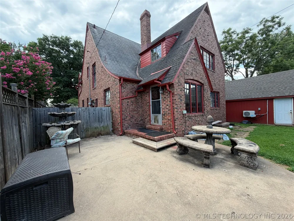211 S Price Avenue Hominy, OK 74035