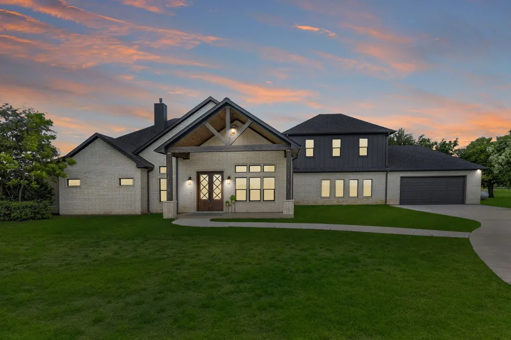 10373 Bobbie Lane Pilot Point, TX 76258