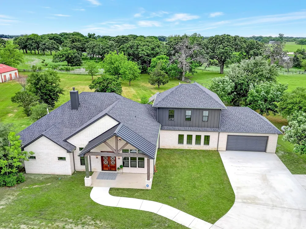 10373 Bobbie Lane Pilot Point, TX 76258