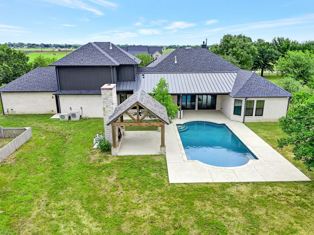 10373 Bobbie Lane Pilot Point, TX 76258