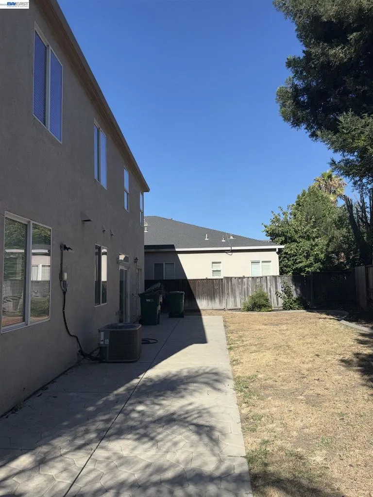 1016 Cypress Run Dr Stockton, CA 95209