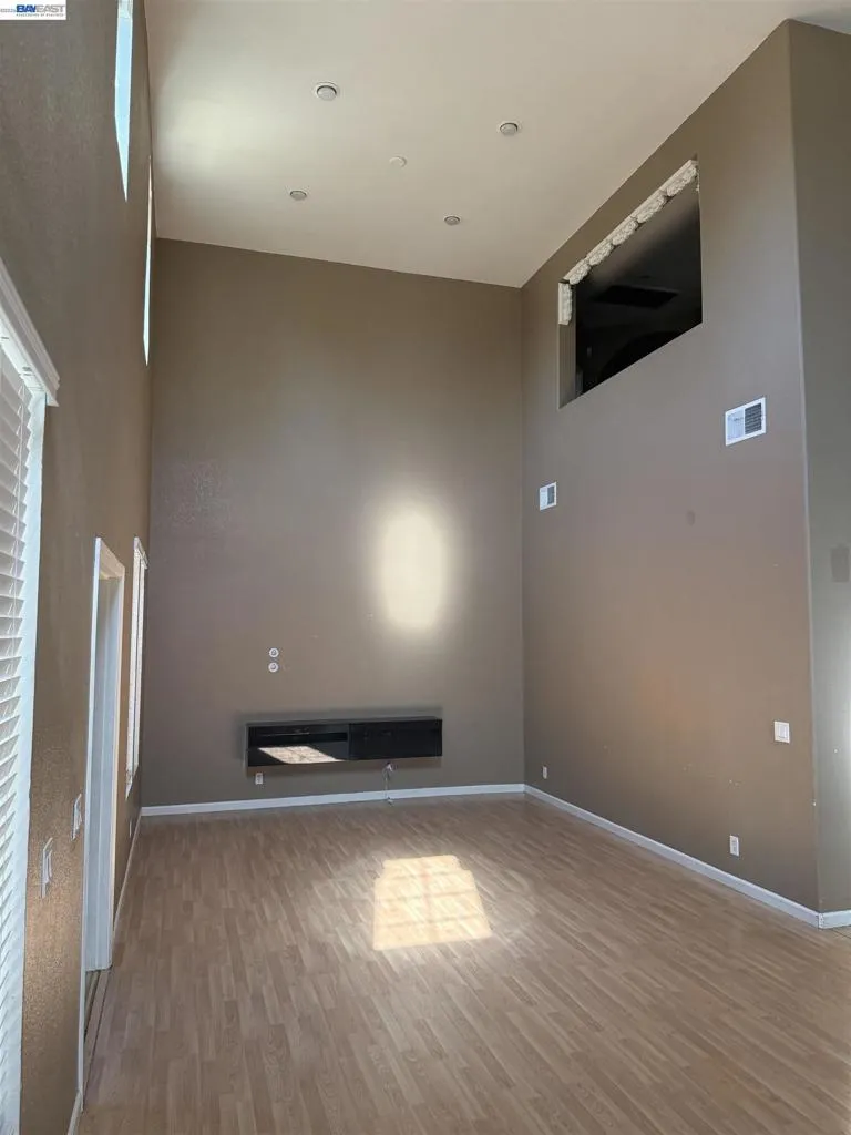 1016 Cypress Run Dr Stockton, CA 95209