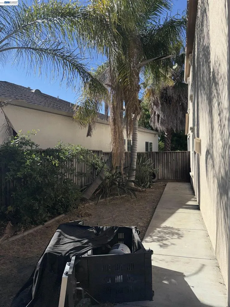 1016 Cypress Run Dr Stockton, CA 95209