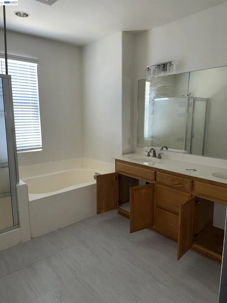 1016 Cypress Run Dr Stockton, CA 95209