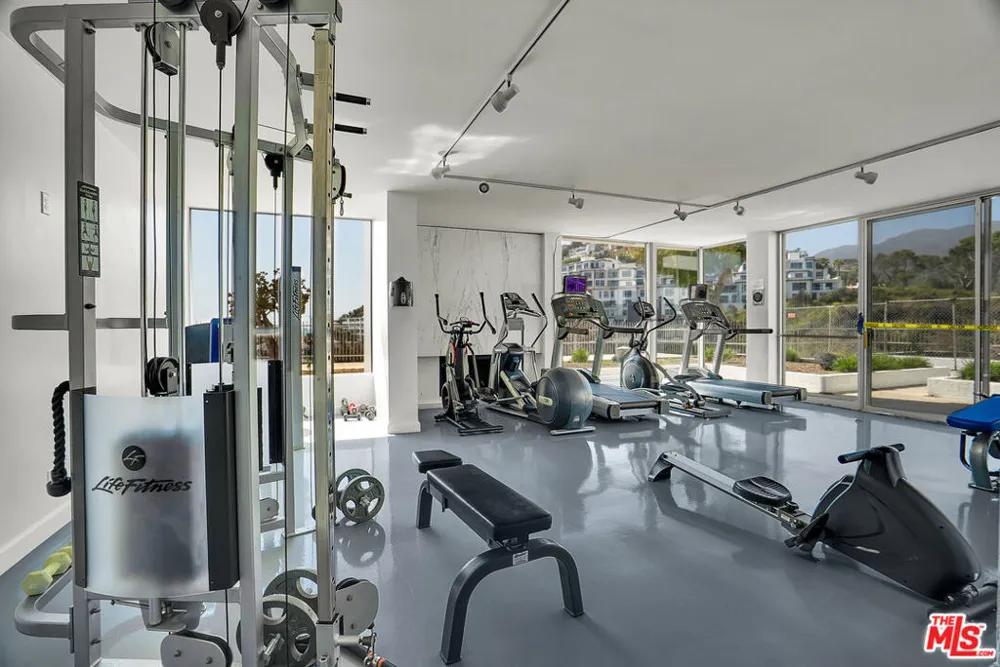 17352 W Sunset Boulevard #606 Pacific Palisades, CA 90272