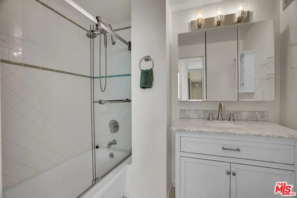 17352 W Sunset Boulevard #606 Pacific Palisades, CA 90272