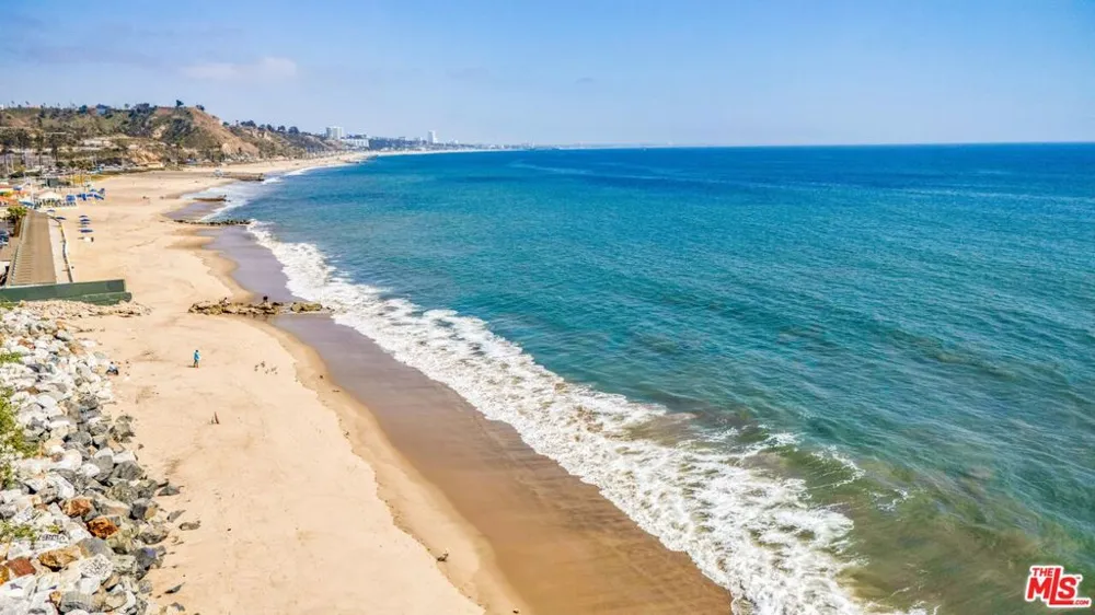 17352 W Sunset Boulevard #606 Pacific Palisades, CA 90272