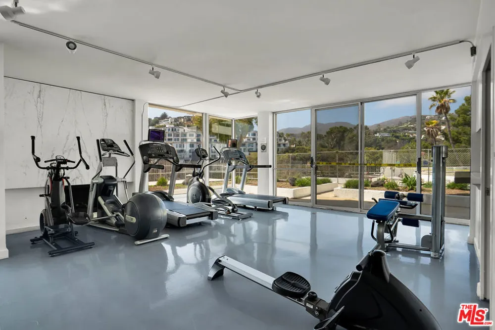 17352 W Sunset Boulevard #606 Pacific Palisades, CA 90272