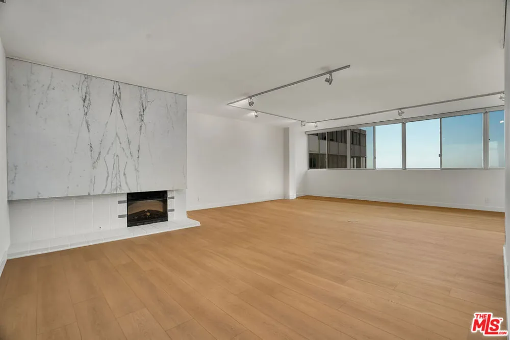 17352 W Sunset Boulevard #606 Pacific Palisades, CA 90272