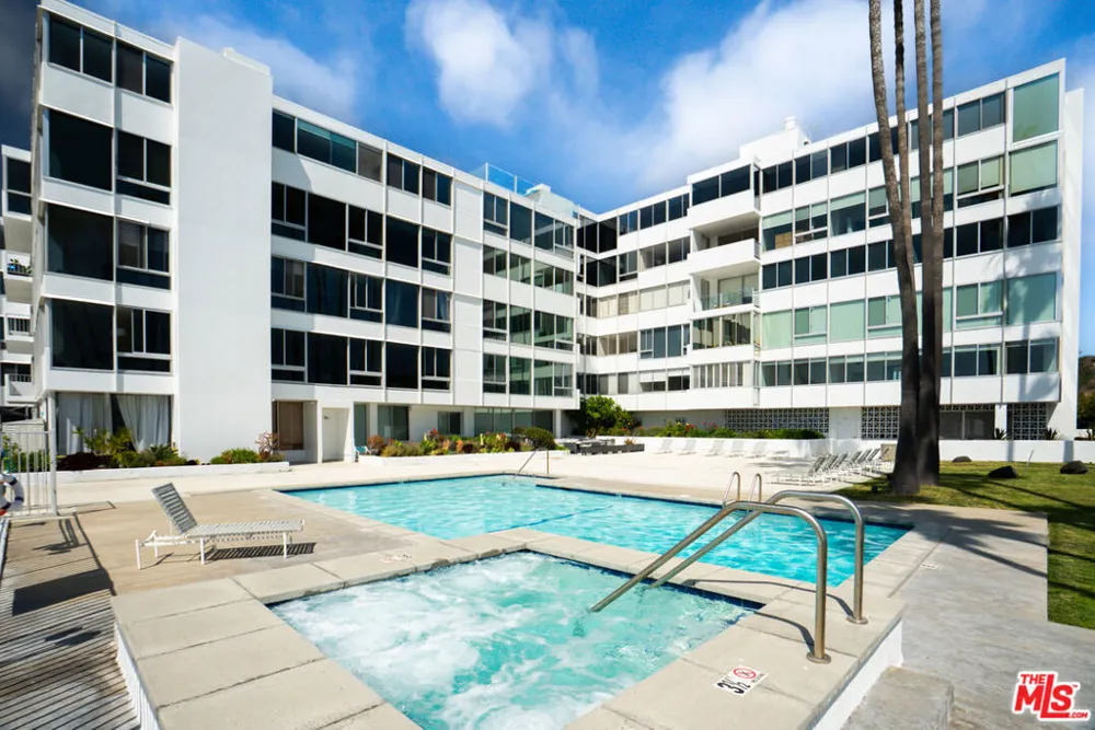 17352 W Sunset Boulevard #606 Pacific Palisades, CA 90272