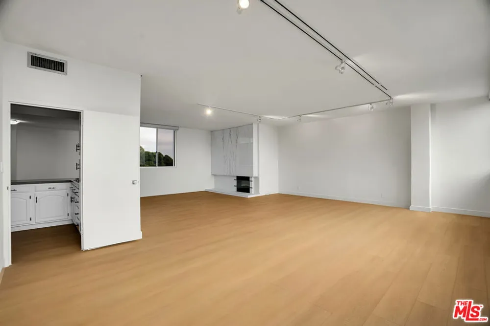 17352 W Sunset Boulevard #606 Pacific Palisades, CA 90272