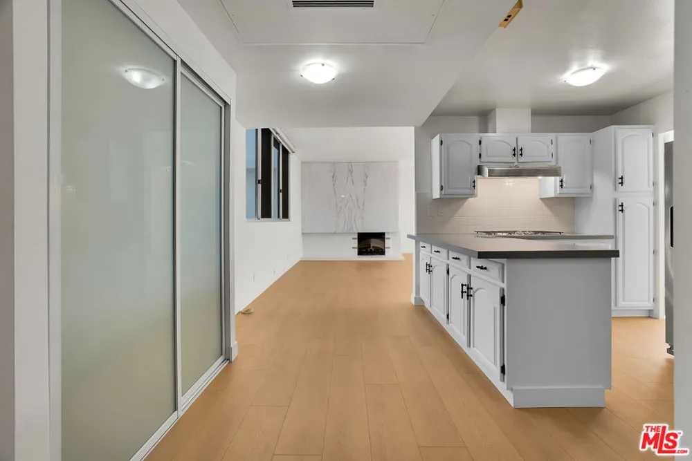 17352 W Sunset Boulevard #606 Pacific Palisades, CA 90272