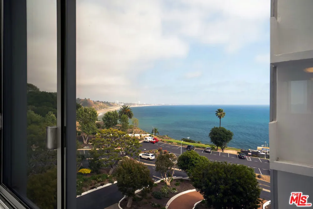 17352 W Sunset Boulevard #606 Pacific Palisades, CA 90272