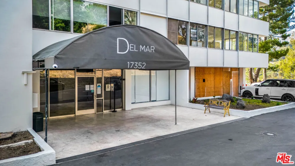 17352 W Sunset Boulevard #606 Pacific Palisades, CA 90272