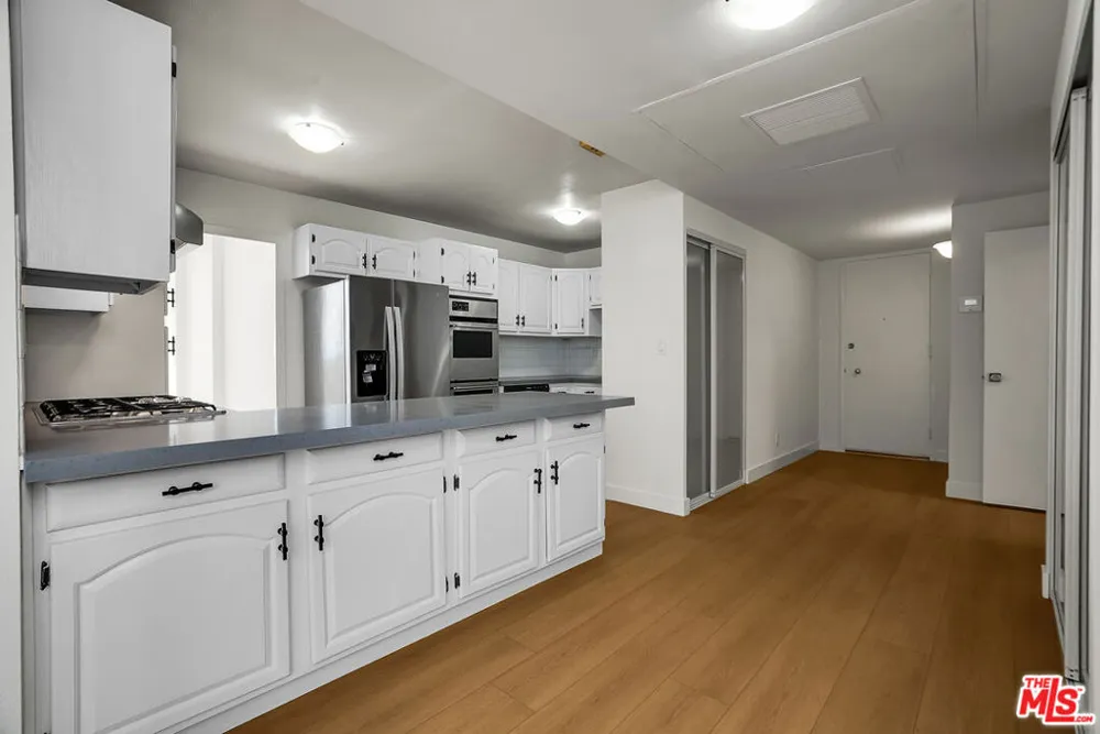 17352 W Sunset Boulevard #606 Pacific Palisades, CA 90272