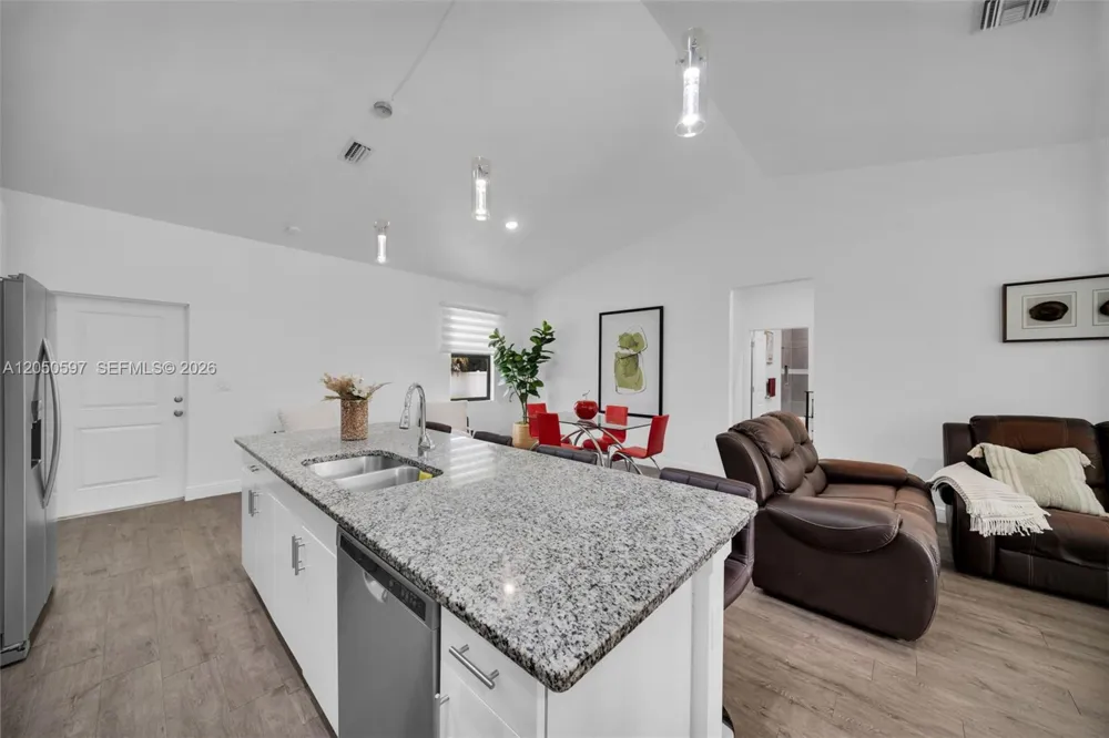 1109 HILTON CIR La Belle, FL 33935