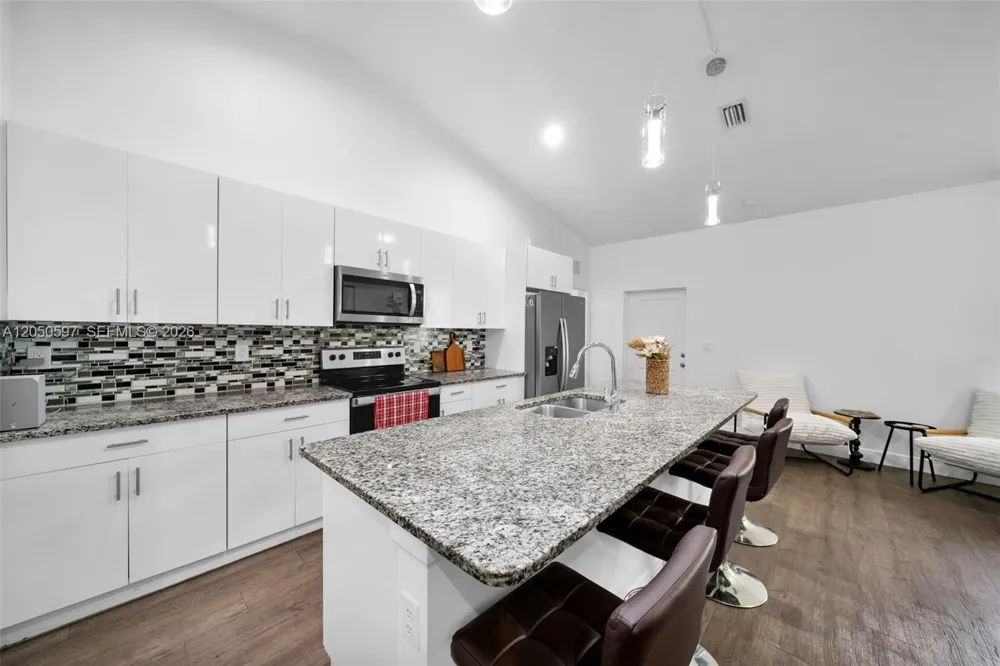 1109 HILTON CIR La Belle, FL 33935