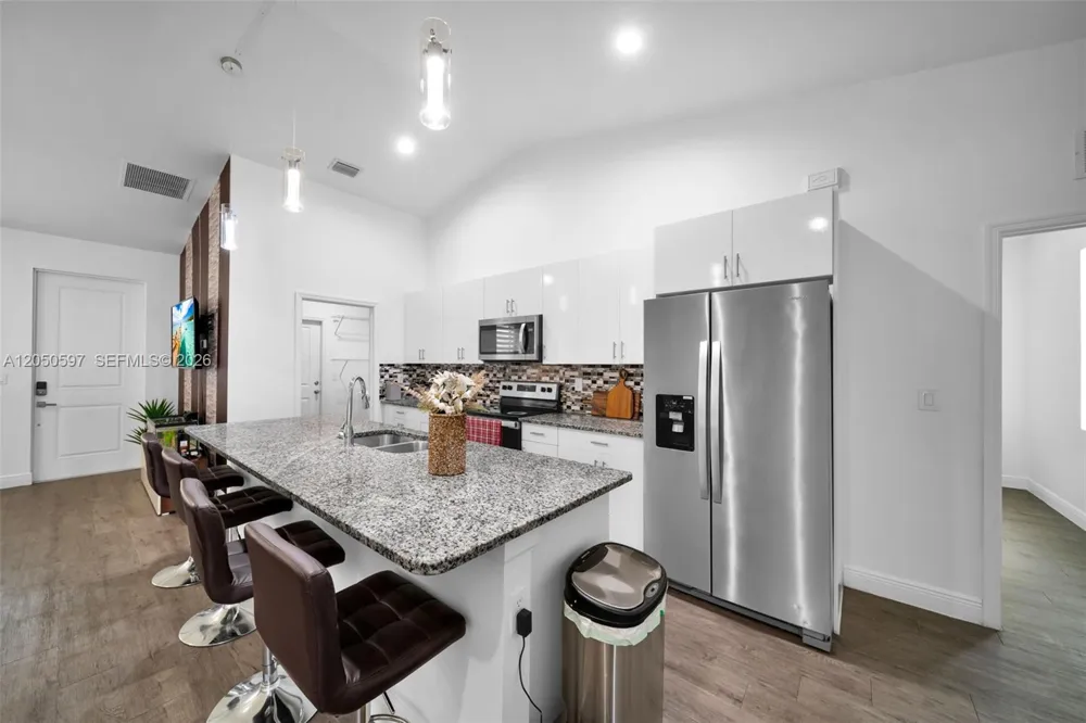 1109 HILTON CIR La Belle, FL 33935