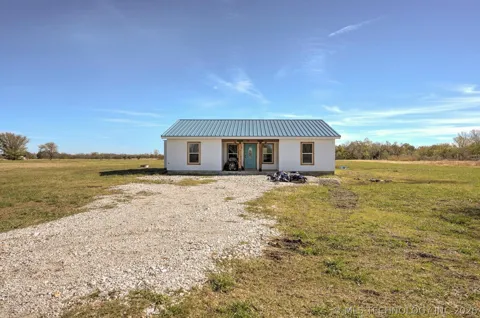 2200 166th Road