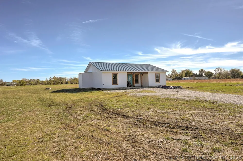 2200 166th Road Mounds, OK 74047
