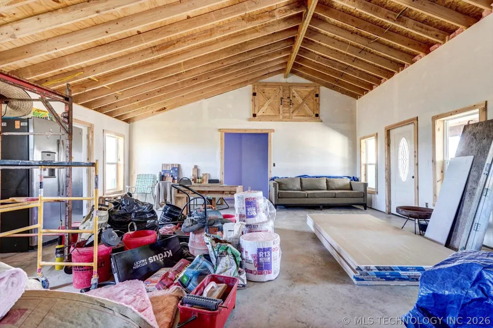 2200 166th Road Mounds, OK 74047