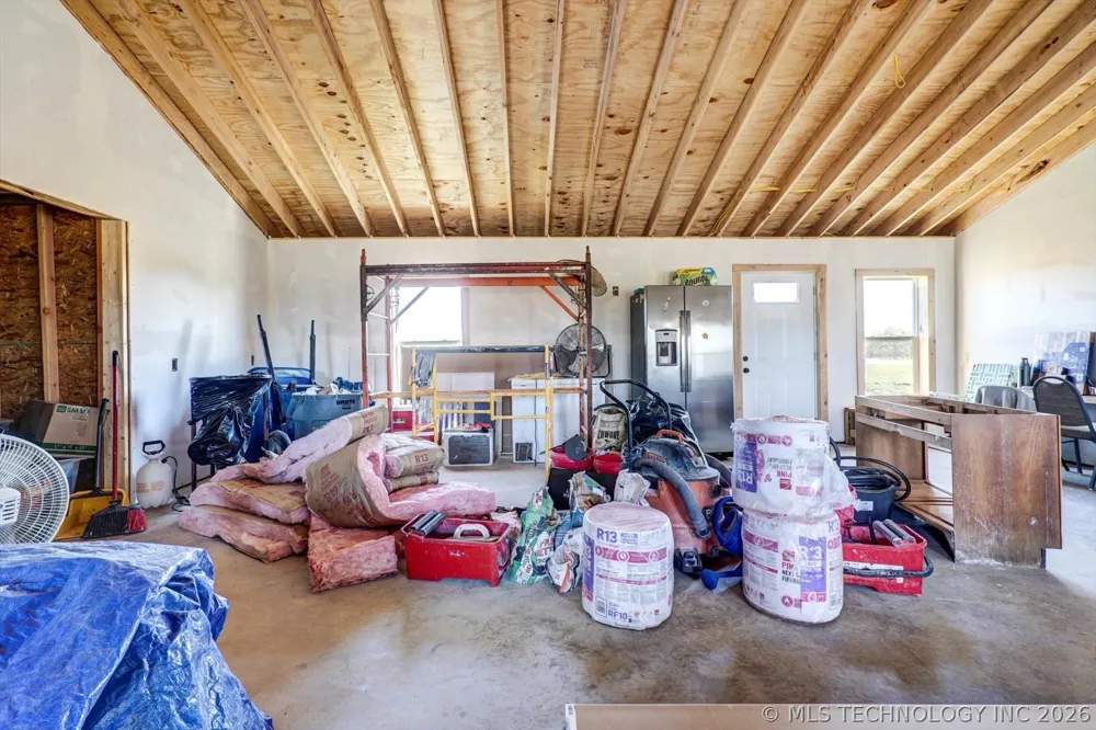 2200 166th Road Mounds, OK 74047