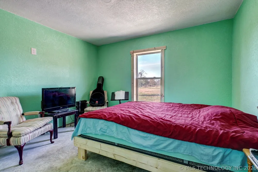 2200 166th Road Mounds, OK 74047
