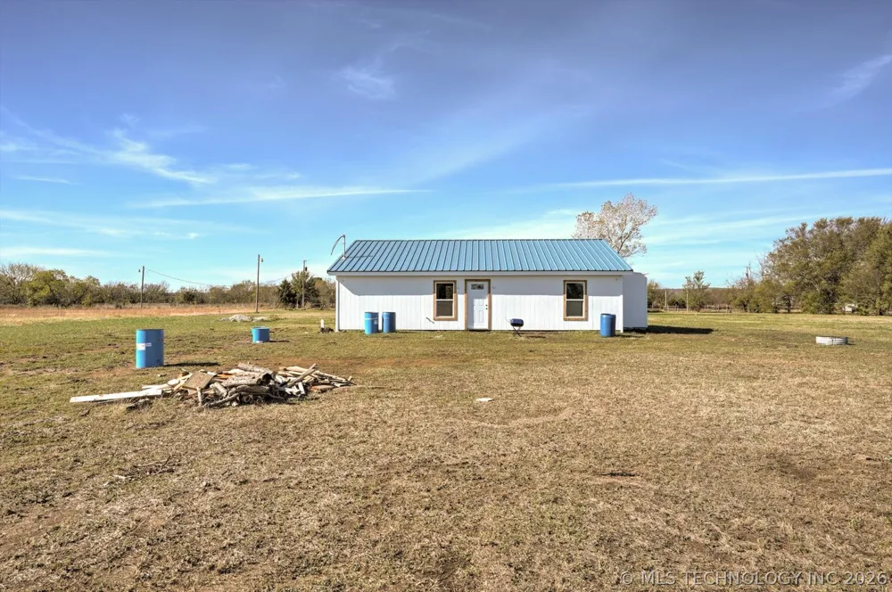2200 166th Road Mounds, OK 74047