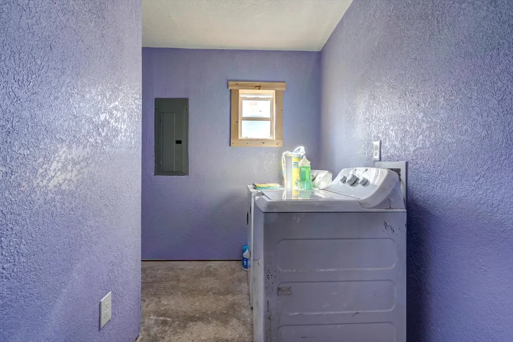 2200 166th Road Mounds, OK 74047