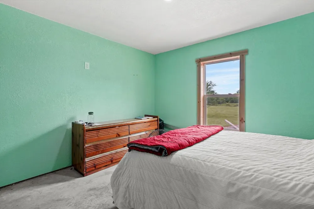 2200 166th Road Mounds, OK 74047