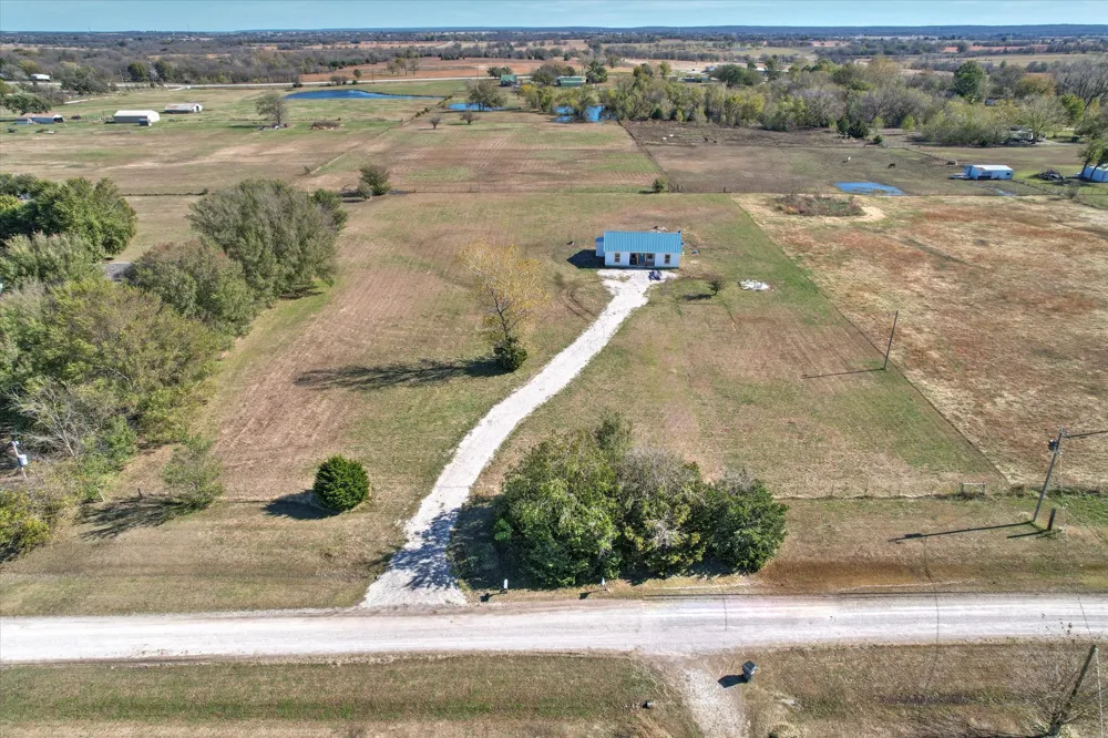 2200 166th Road Mounds, OK 74047