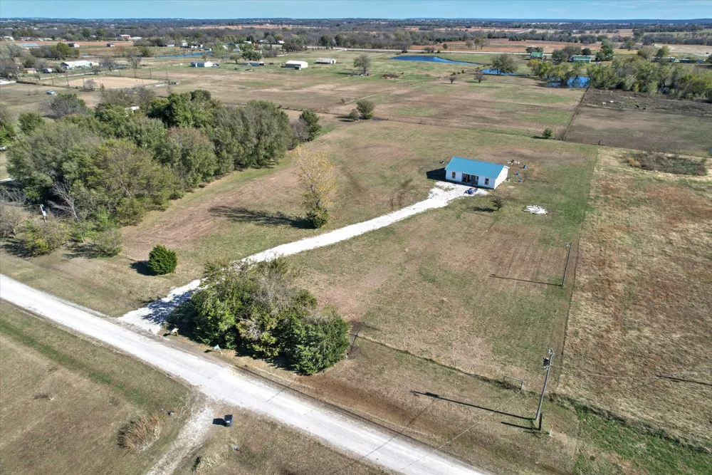 2200 166th Road Mounds, OK 74047