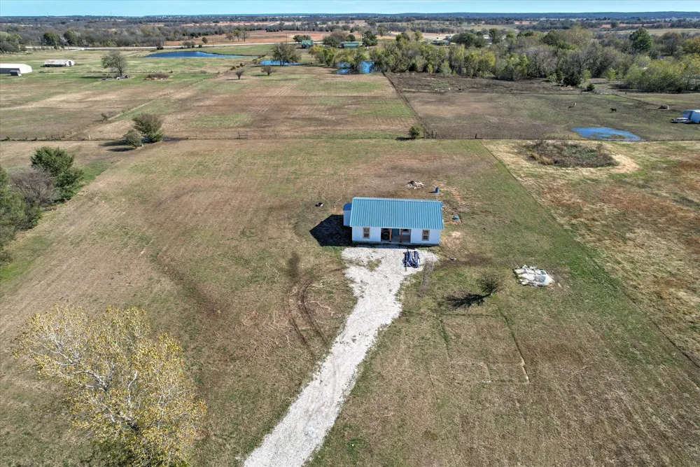 2200 166th Road Mounds, OK 74047