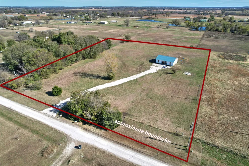 2200 166th Road Mounds, OK 74047