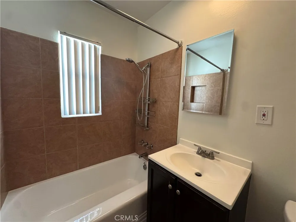 1138 Western Avenue #D Glendale, CA 91201
